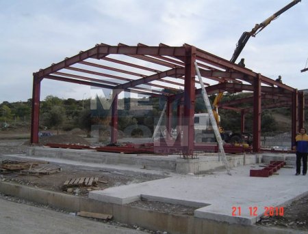 construction-greece-with-metal-building10